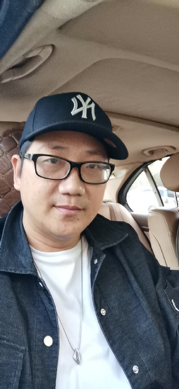 拥抱幸福的第一张照片--沙县相亲网